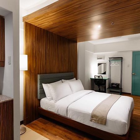 H Hotels - Metro North Uno Кесон-Сити Экстерьер фото