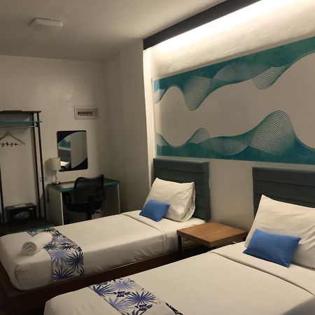 H Hotels - Metro North Uno Кесон-Сити Экстерьер фото