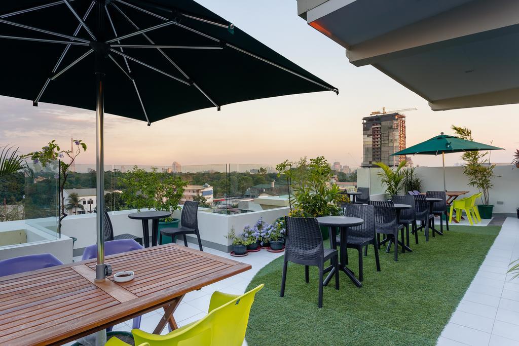 H Hotels - Metro North Uno Кесон-Сити Экстерьер фото