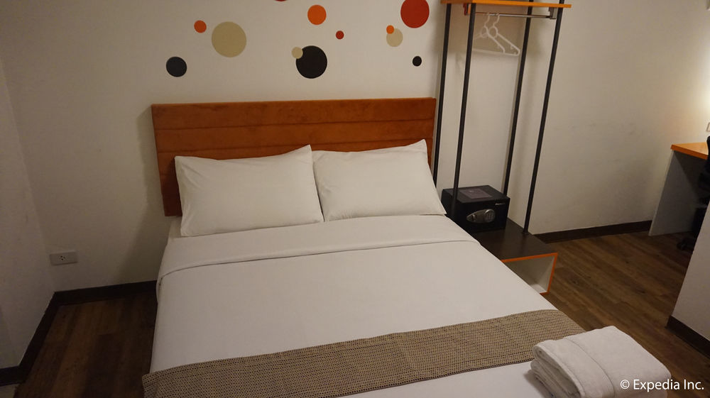 H Hotels - Metro North Uno Кесон-Сити Экстерьер фото