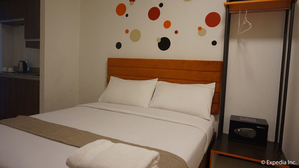 H Hotels - Metro North Uno Кесон-Сити Экстерьер фото