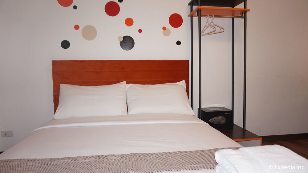 H Hotels - Metro North Uno Кесон-Сити Экстерьер фото