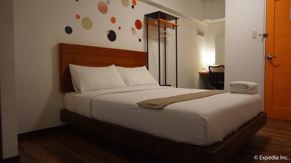 H Hotels - Metro North Uno Кесон-Сити Экстерьер фото