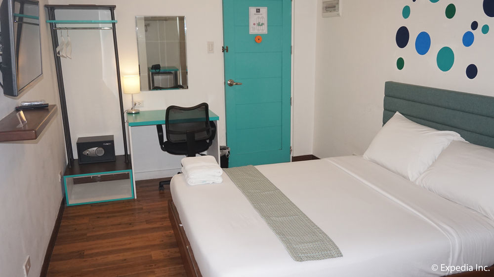 H Hotels - Metro North Uno Кесон-Сити Экстерьер фото
