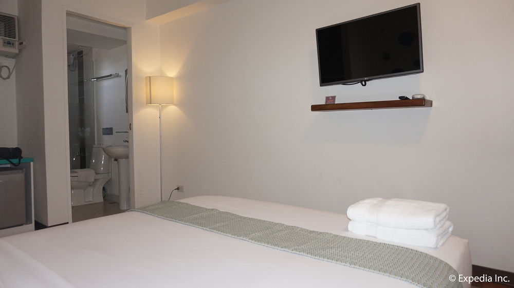 H Hotels - Metro North Uno Кесон-Сити Экстерьер фото