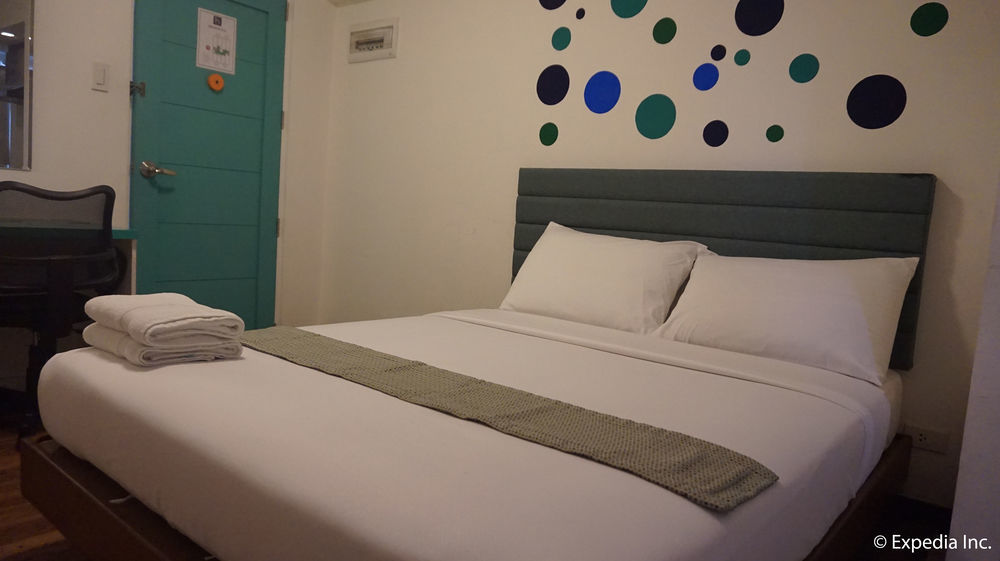 H Hotels - Metro North Uno Кесон-Сити Экстерьер фото