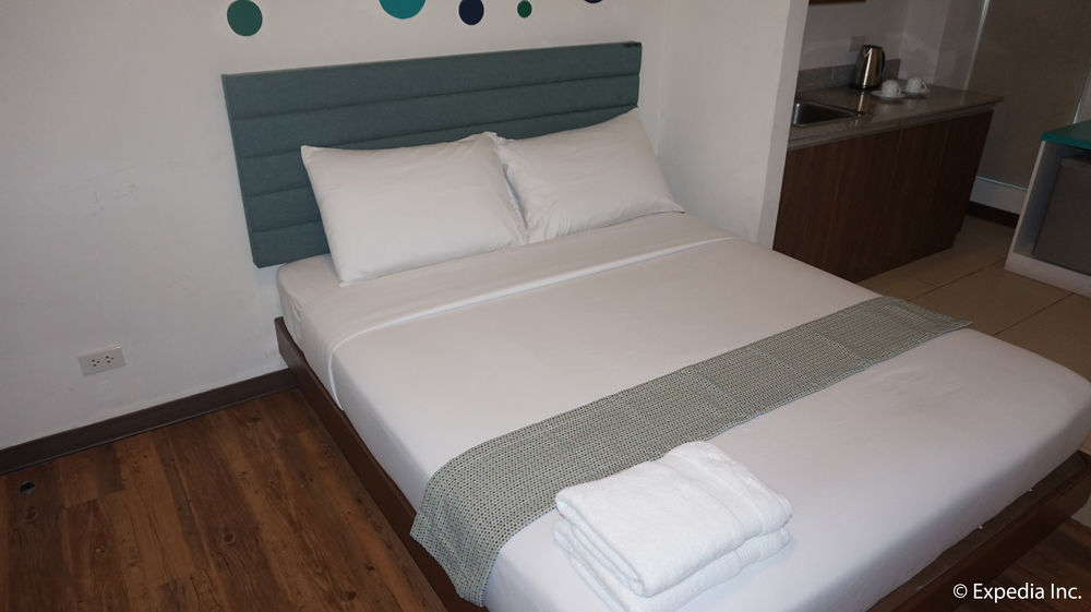 H Hotels - Metro North Uno Кесон-Сити Экстерьер фото