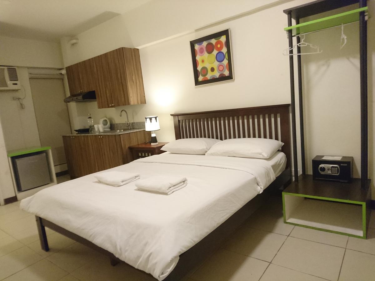 H Hotels - Metro North Uno Кесон-Сити Экстерьер фото