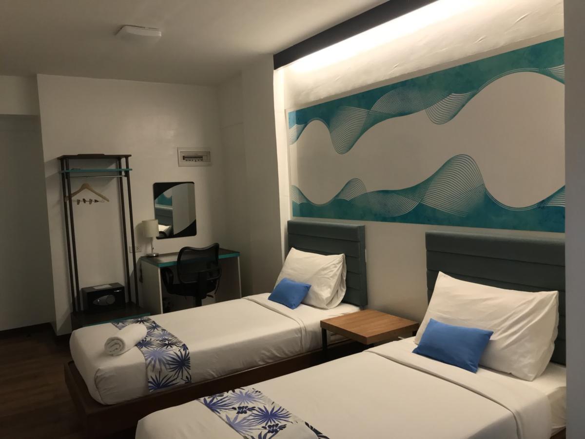 H Hotels - Metro North Uno Кесон-Сити Экстерьер фото