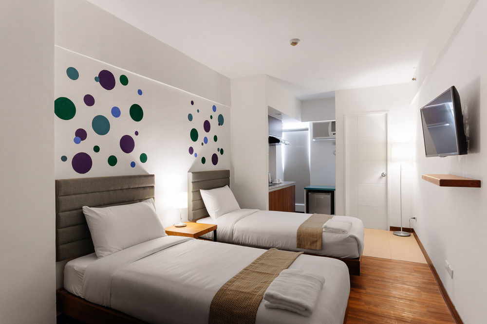 H Hotels - Metro North Uno Кесон-Сити Экстерьер фото